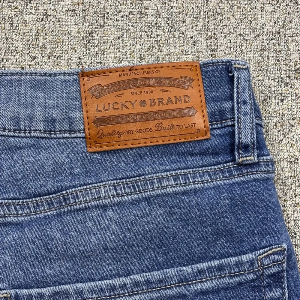 Lucky Brand Jeans Mens 34x31 223 Straight Blue Stretch Denim Pants